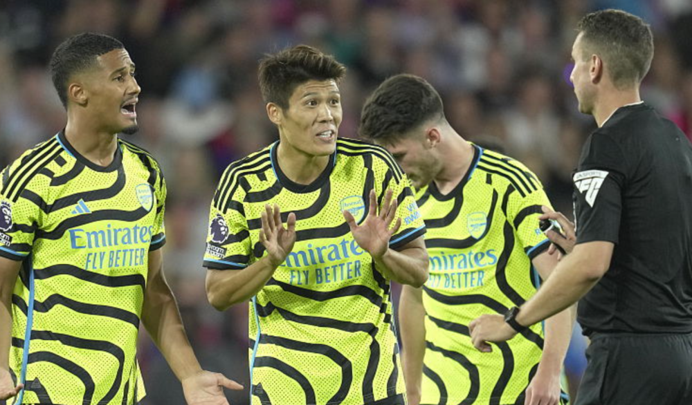 风云突变！纽卡斯尔赛前防线松动，社区盾版图或变，媒体盛赞，训练强度明显提升的简单介绍-爱游戏中国官网